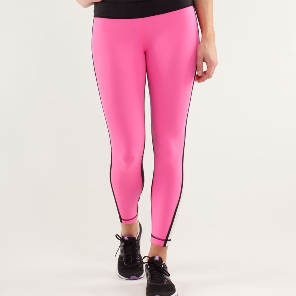 Lululemon Run: Pace Tight
Pinkelicious / Black / Parfait Pink - Size 6 - Picture 2 of 15